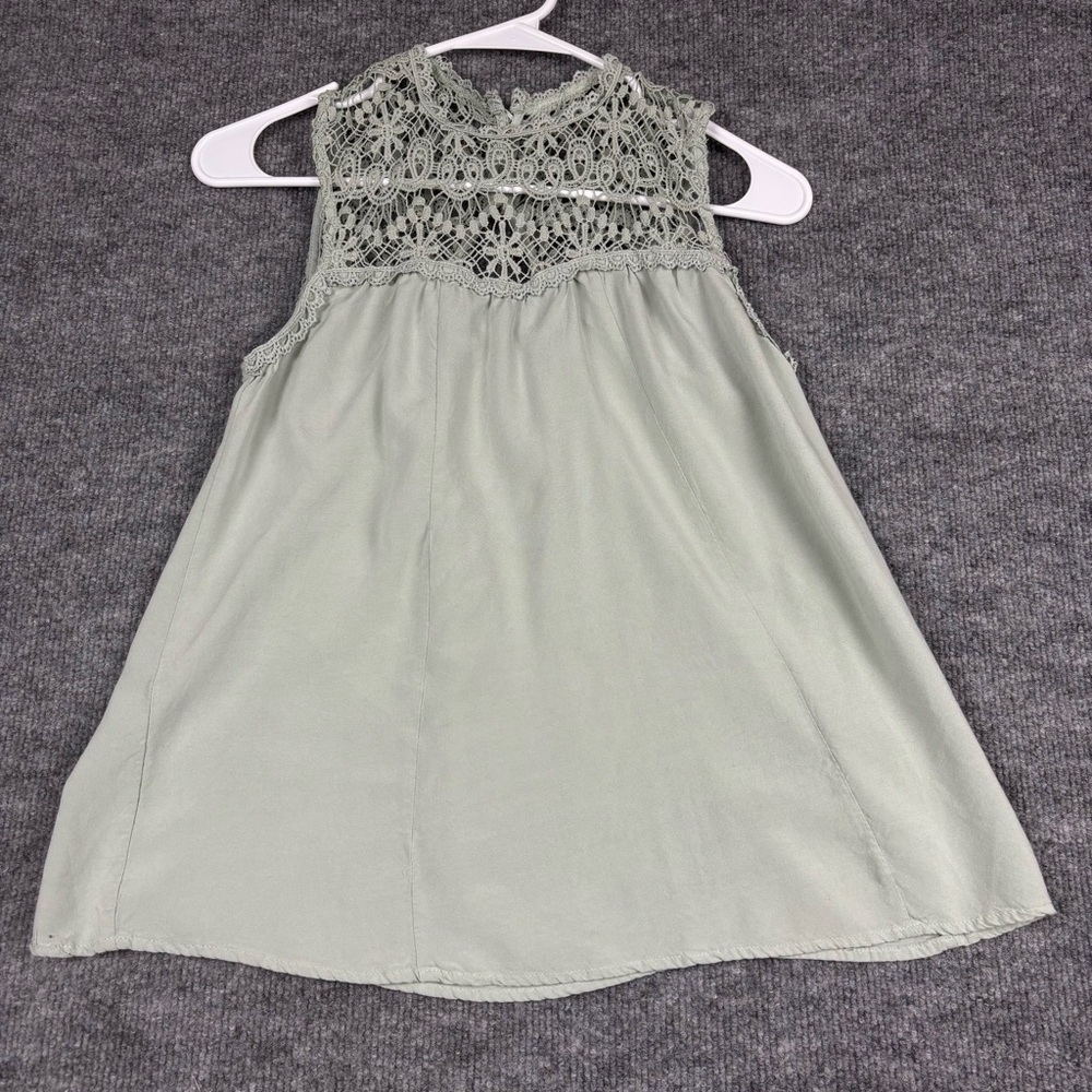 Trixxi Sage Green Lace Sleeveless Blouse Small